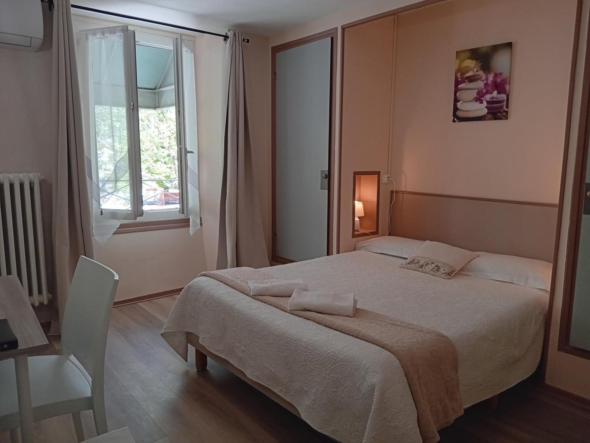 Hotel La Gravenne Thueyts Habitación foto